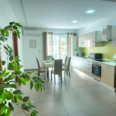 Bright & Large 2Bedrooms In Sliema Center Mpor1-1 Bagian luar foto