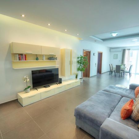 Bright & Large 2Bedrooms In Sliema Center Mpor1-1 Bagian luar foto