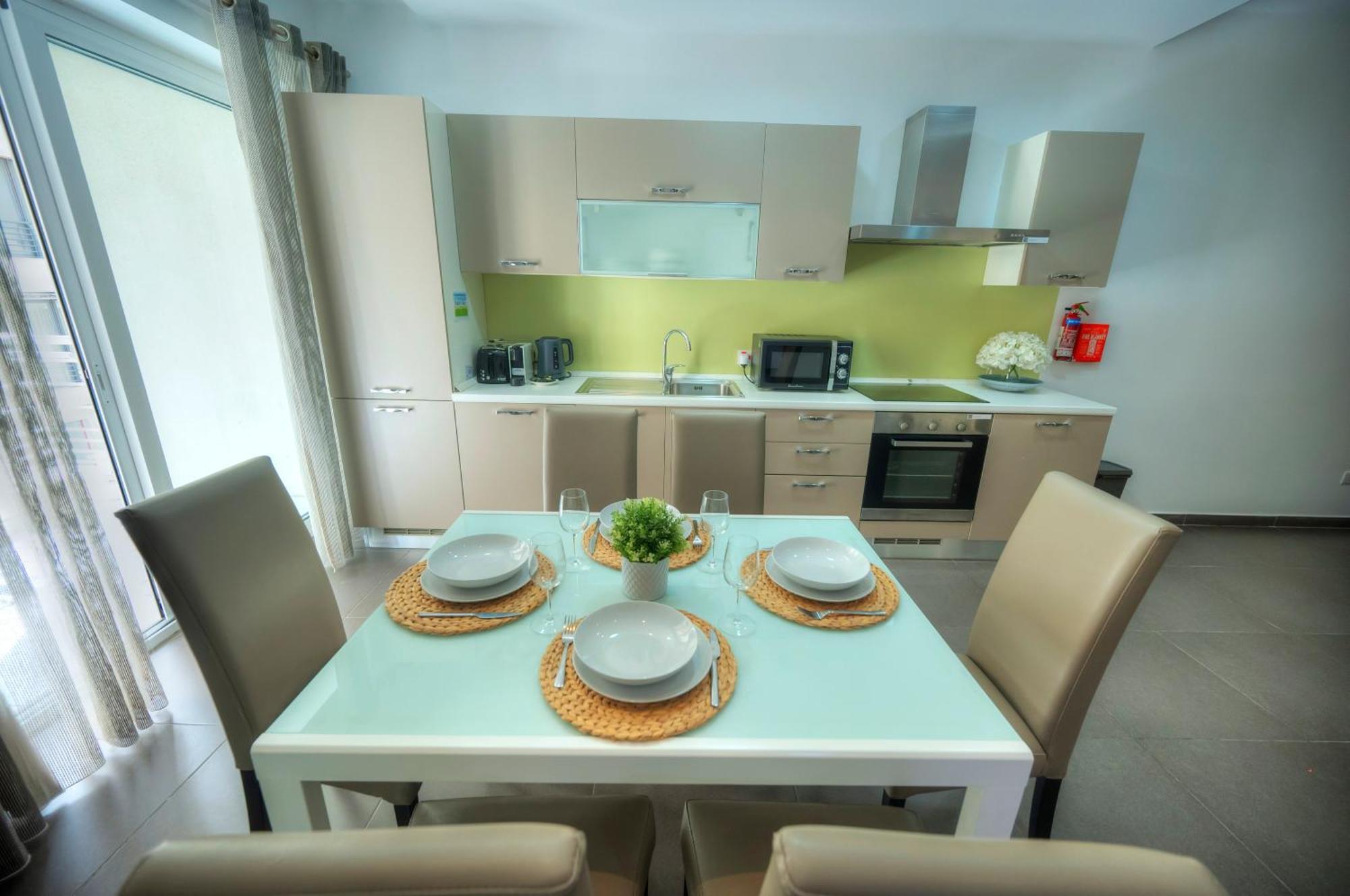Bright & Large 2Bedrooms In Sliema Center Mpor1-1 Bagian luar foto