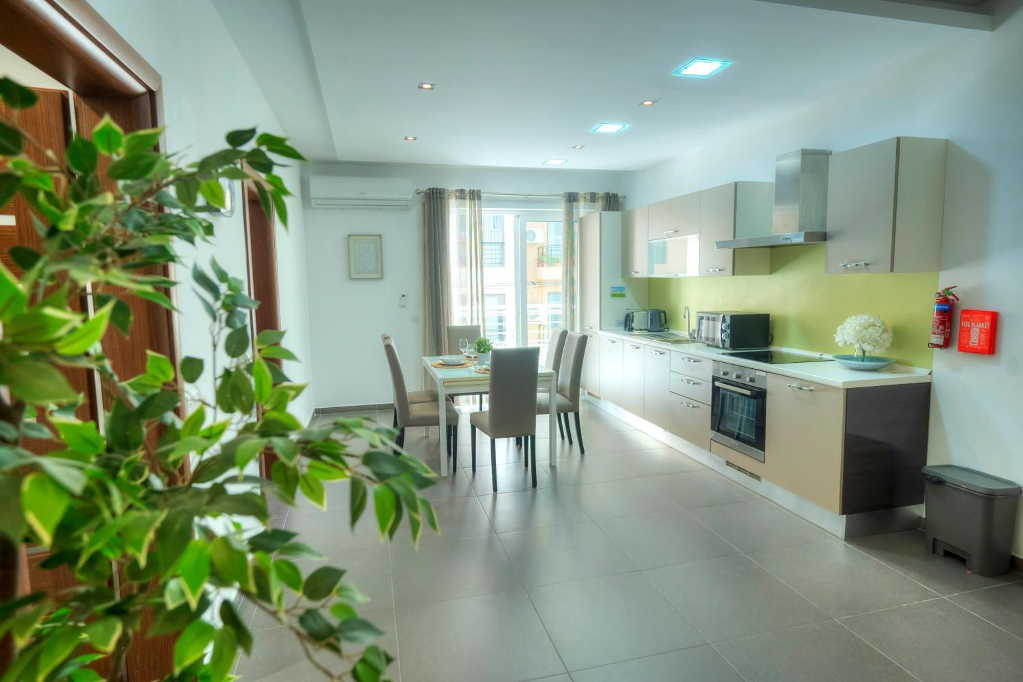 Bright & Large 2Bedrooms In Sliema Center Mpor1-1 Bagian luar foto