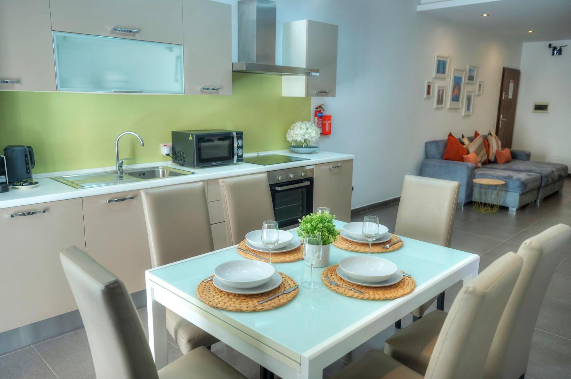Bright & Large 2Bedrooms In Sliema Center Mpor1-1 Bagian luar foto