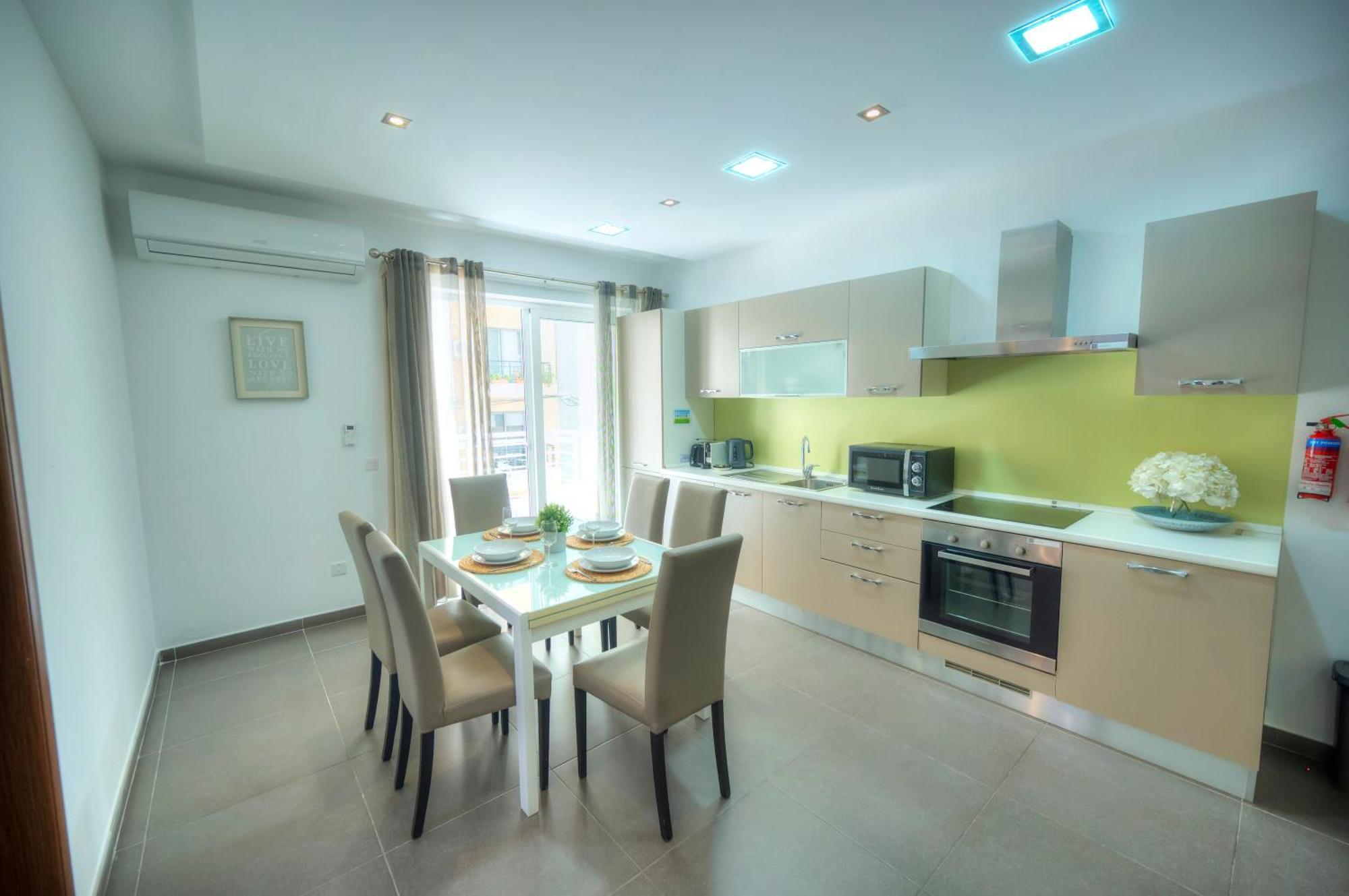 Bright & Large 2Bedrooms In Sliema Center Mpor1-1 Bagian luar foto