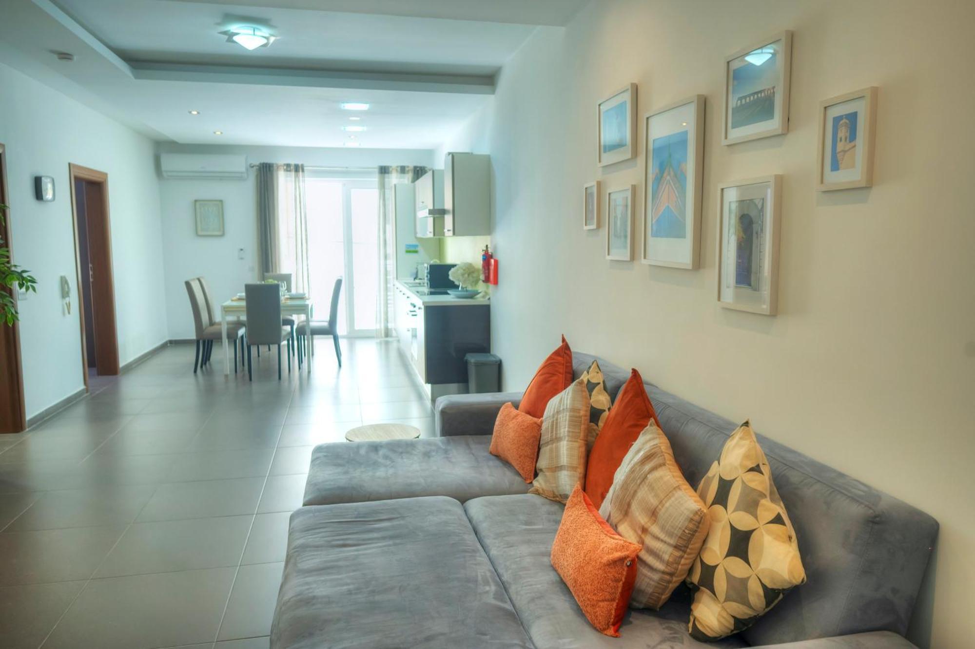 Bright & Large 2Bedrooms In Sliema Center Mpor1-1 Bagian luar foto