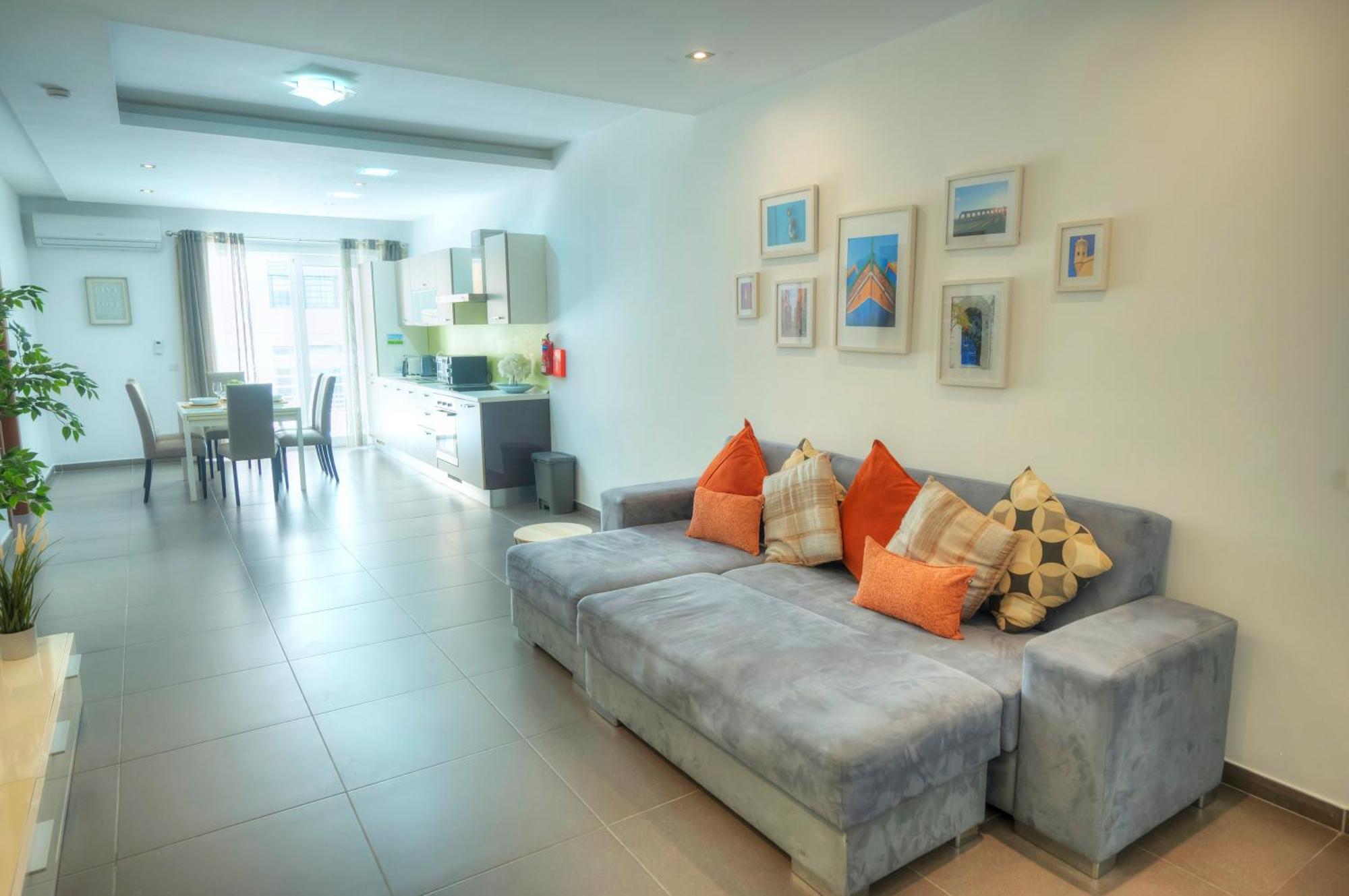 Bright & Large 2Bedrooms In Sliema Center Mpor1-1 Bagian luar foto