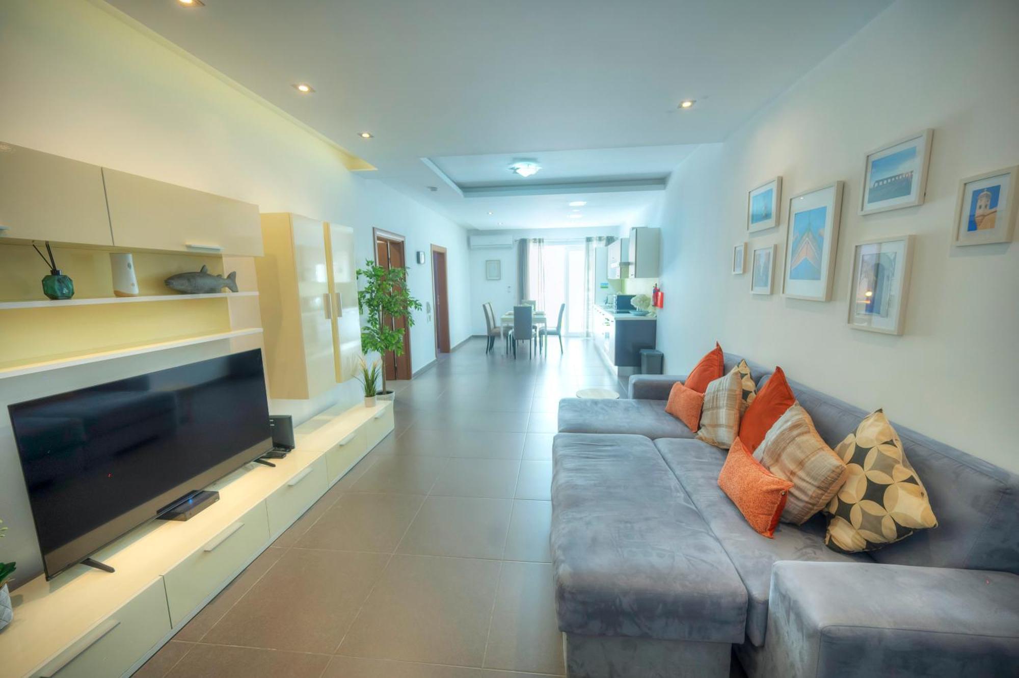 Bright & Large 2Bedrooms In Sliema Center Mpor1-1 Bagian luar foto