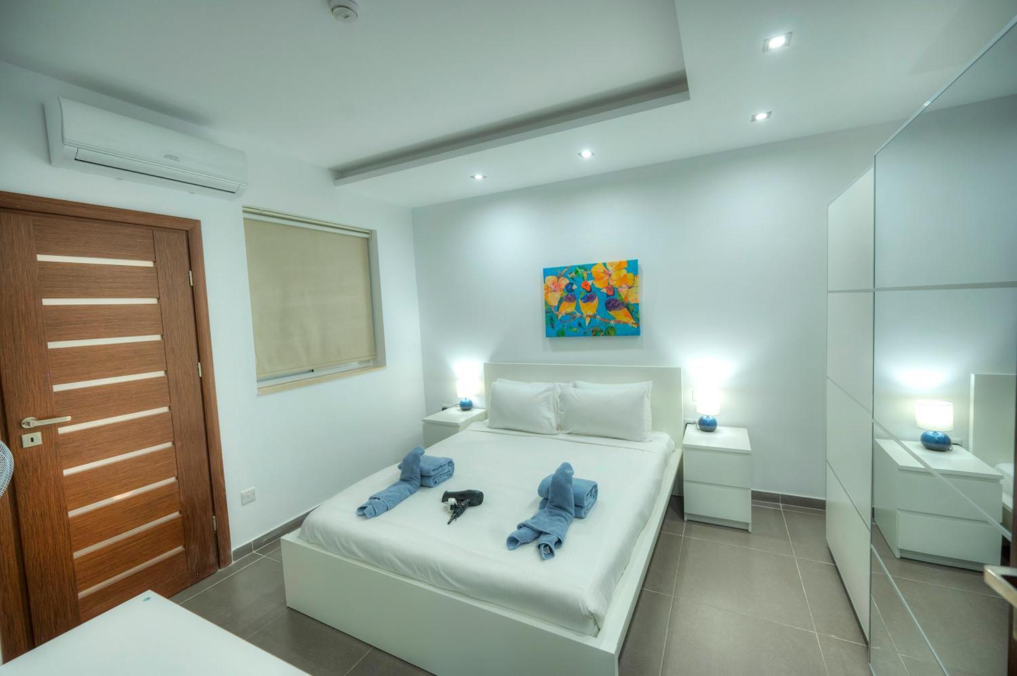 Bright & Large 2Bedrooms In Sliema Center Mpor1-1 Bagian luar foto