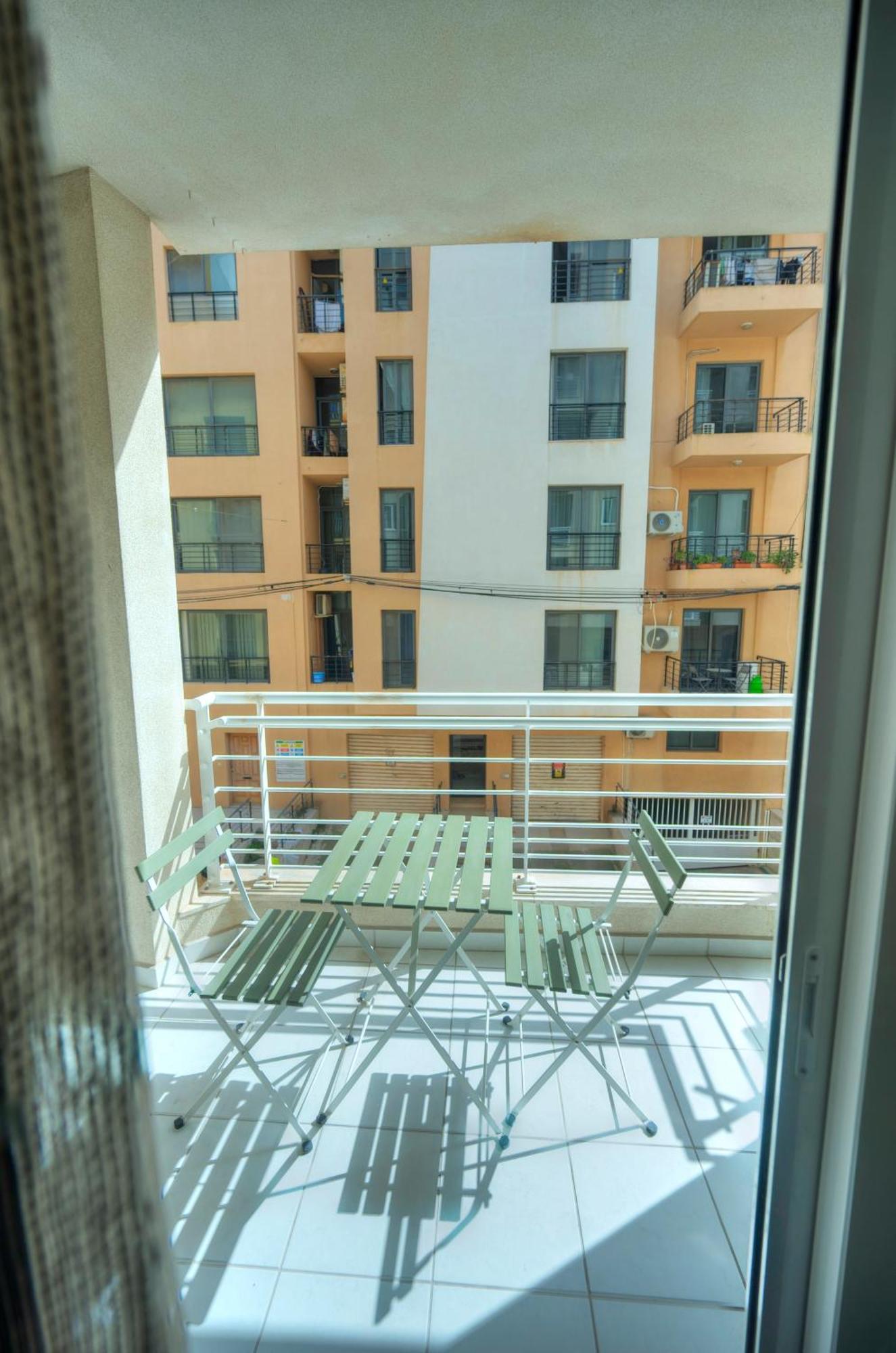 Bright & Large 2Bedrooms In Sliema Center Mpor1-1 Bagian luar foto