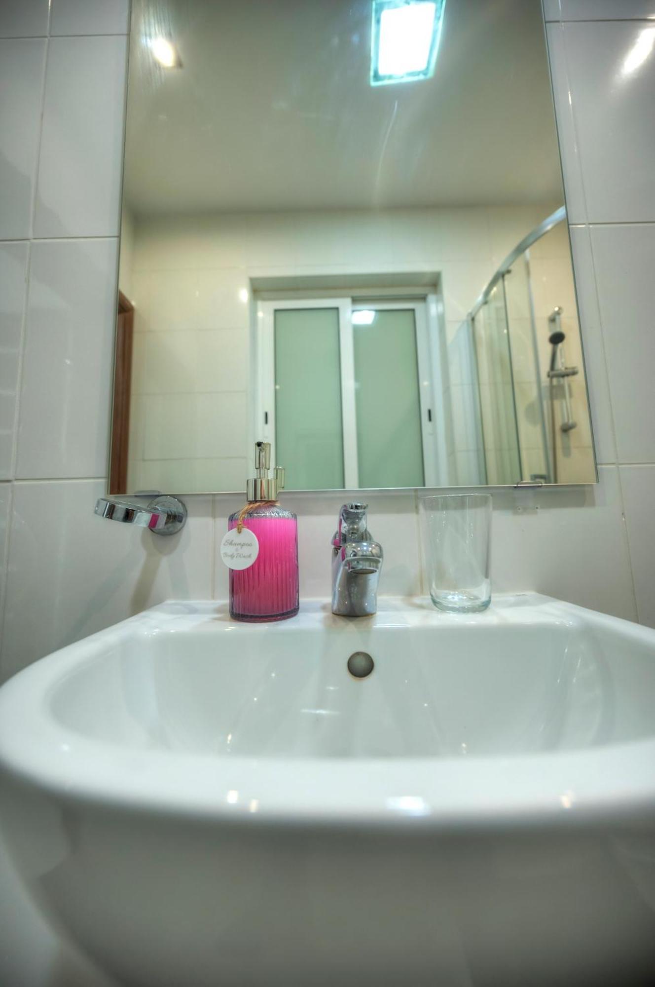 Bright & Large 2Bedrooms In Sliema Center Mpor1-1 Bagian luar foto